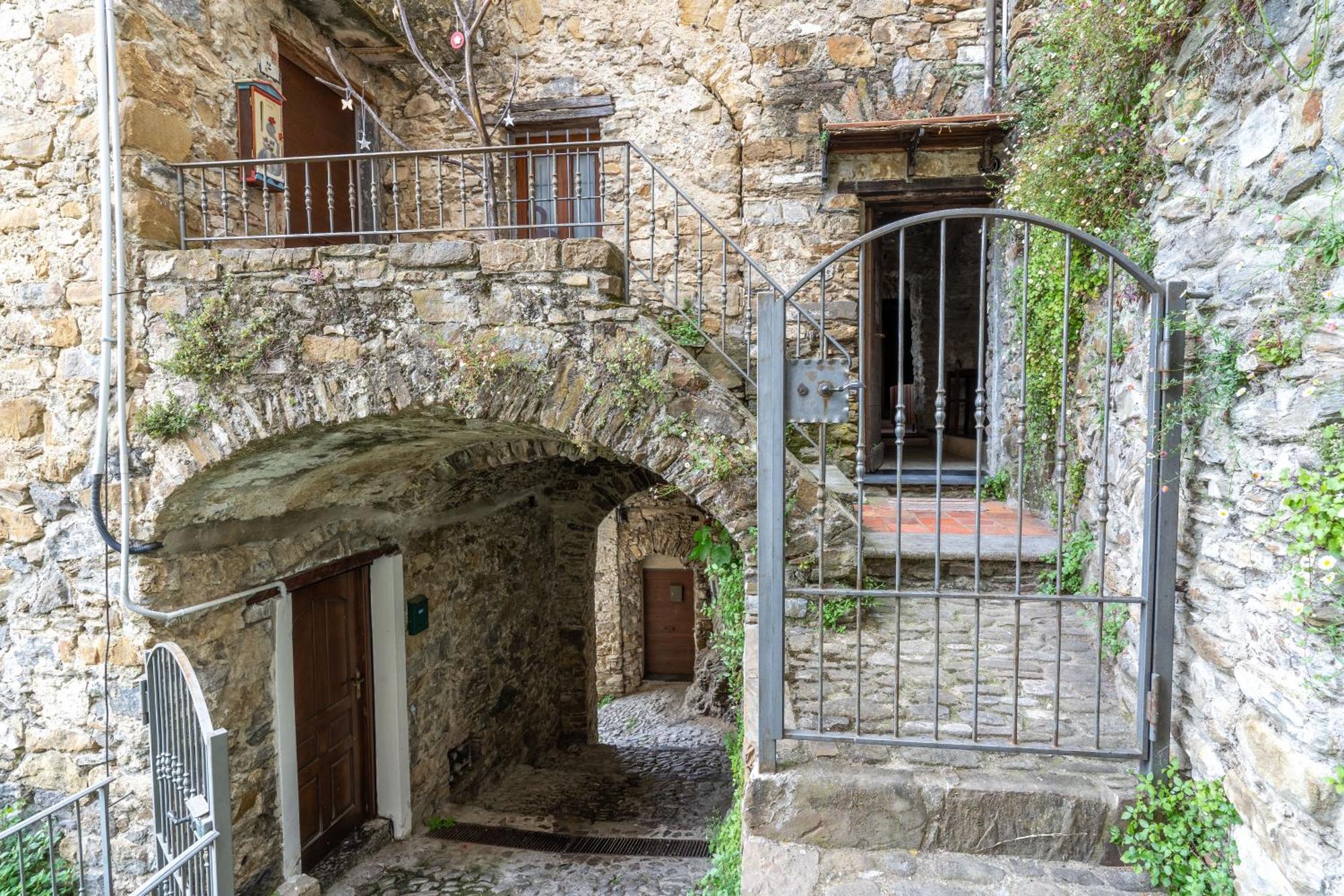 Le Chat Apricale Exterior foto